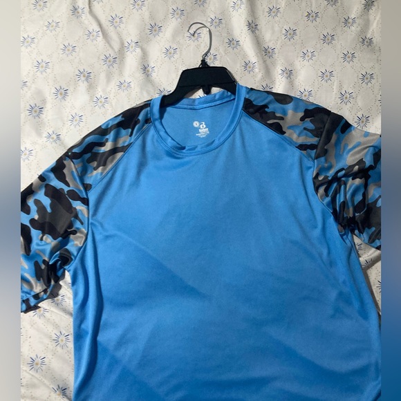 Badger Sport Men's Tshirt Camo Sport Blue Short Sleeve Size Large - Picture 3 of 7